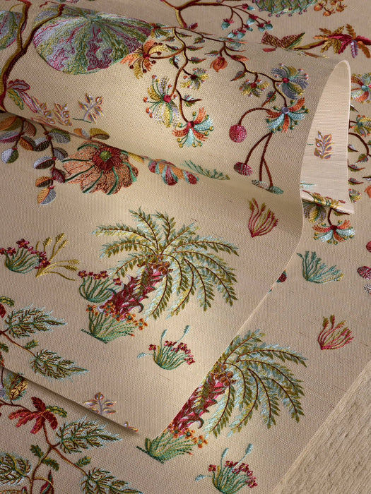 Pierre Frey Le verger enchante Matin Wallpaper Sample FP285001