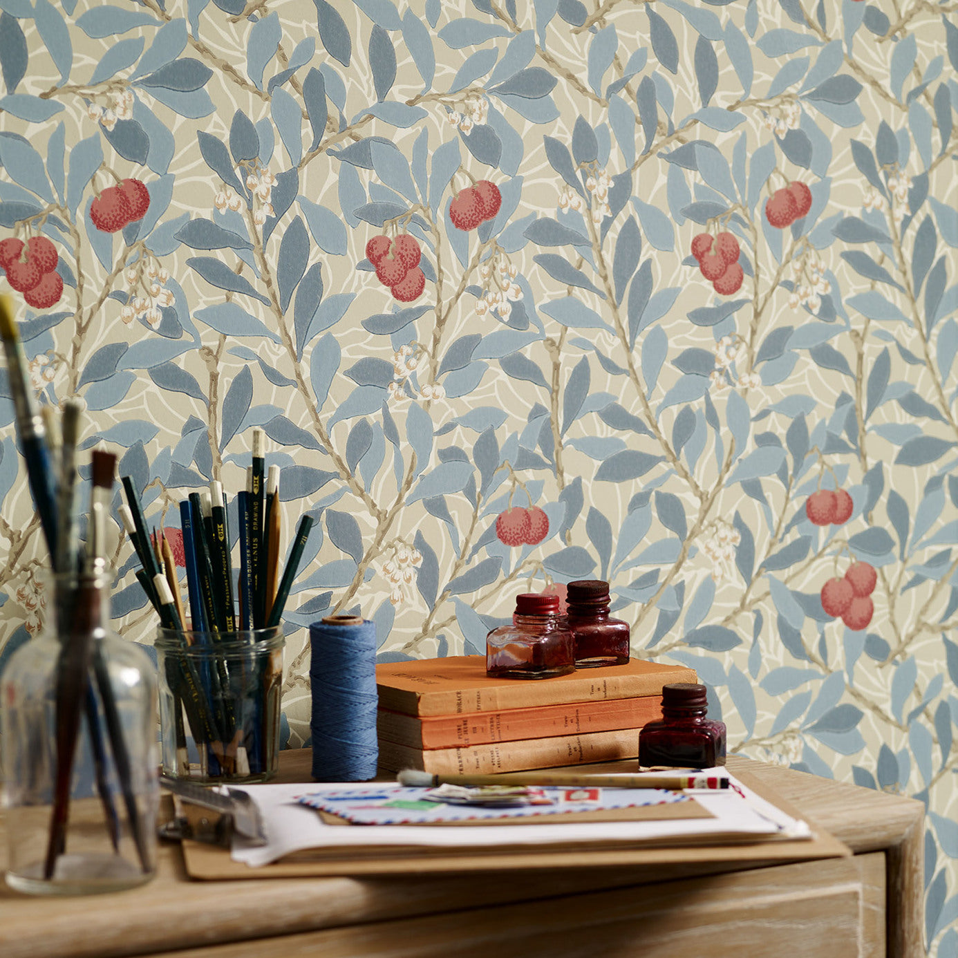 Morris & Co Arbutus Olive/Pink 214720 Wallpaper DM3W214720