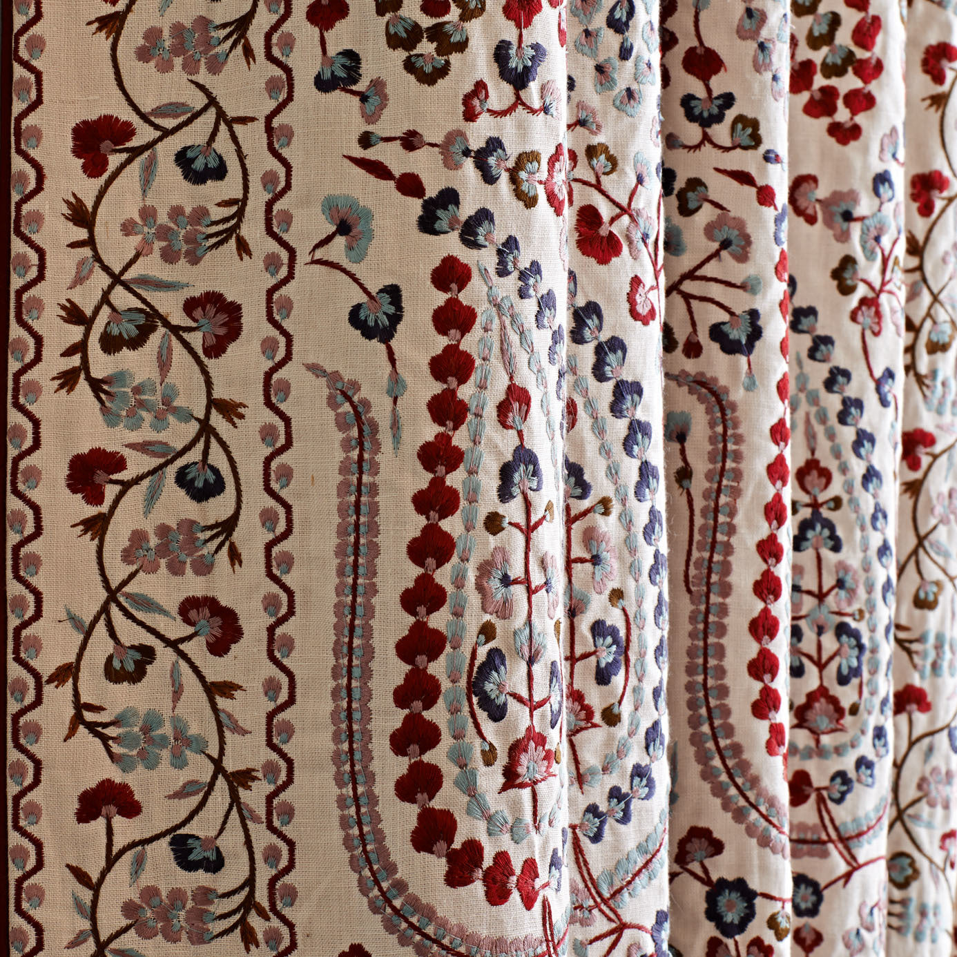 Zoffany Jayshree Red/Blue 331627 Fabric ZJAI331627