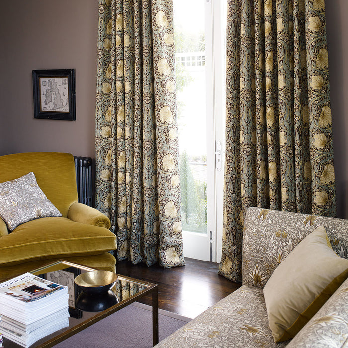 Morris & Co Pimpernel Fig/Sisal 210390 Wallpaper DM6P210390